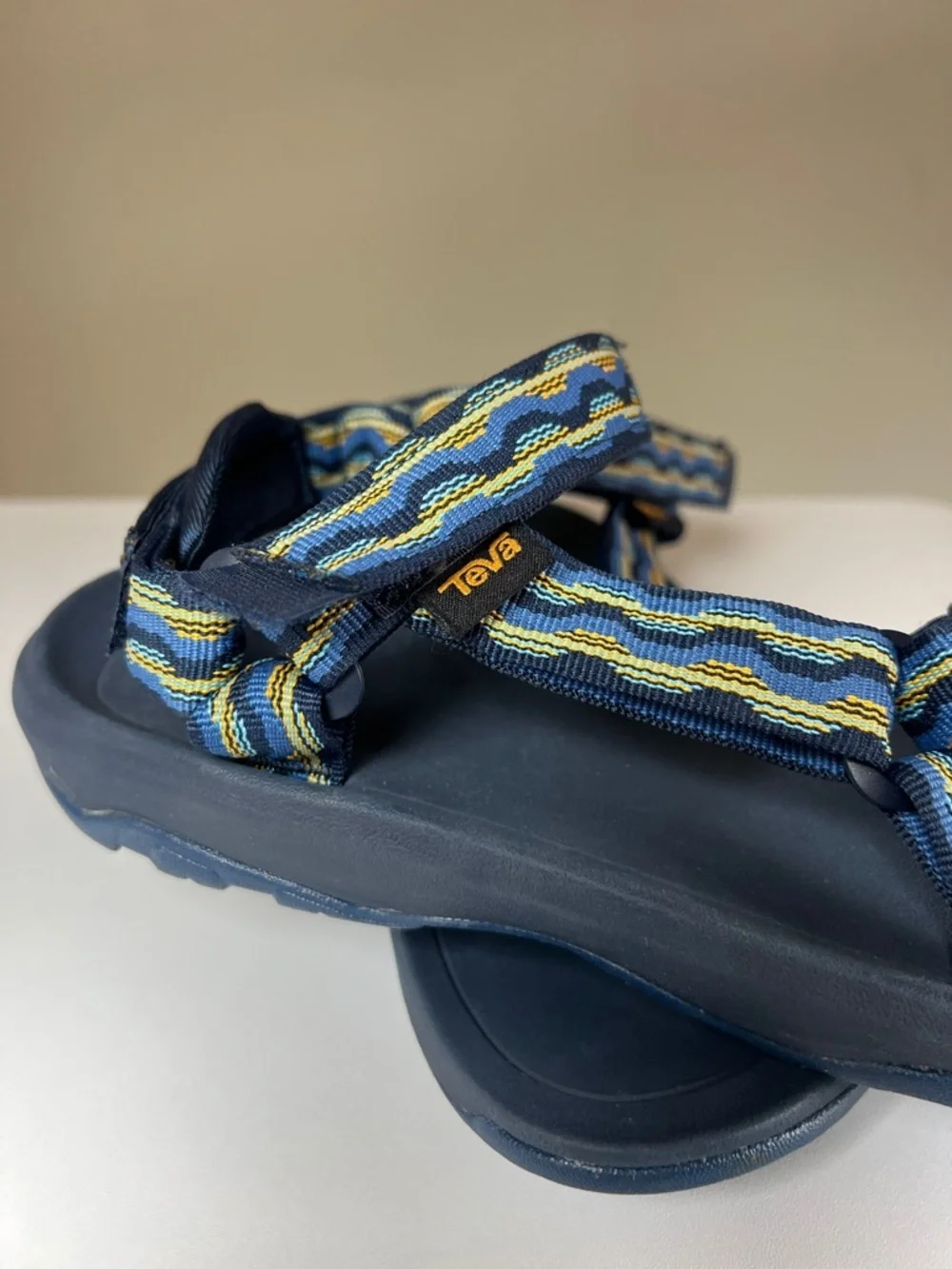 Teva Hurricane XLT2 Sandals Blue Yellow Light Blue Patterned Youth US 7 / EU 40